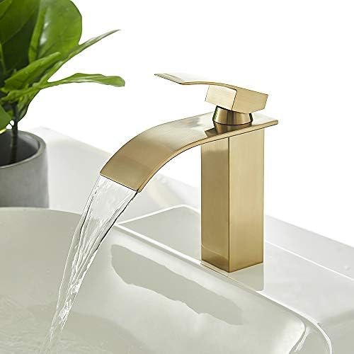 Hoimpro Матиран Златен Месинг Смесител за мивка с Водопад една Дупка с Аксесоари за баня В комплект Закачалка