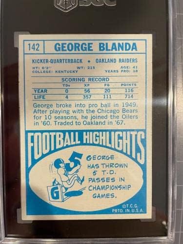 1968 Topps 142 Футболна карта George Blanda Oakland Raiders Sgc 7 Nm - Футболни карта, без подпис