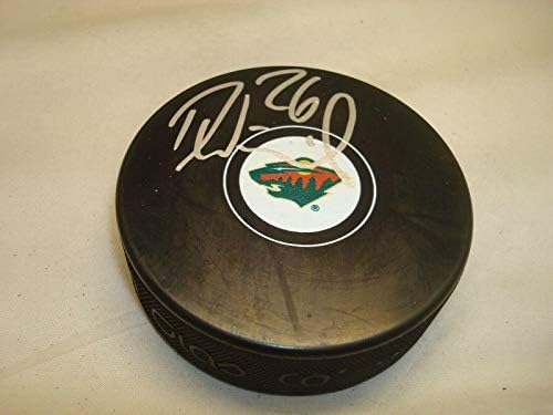 Даниел Винник подписа хокей шайба Минесота Уайлд с автограф 1А - за Миене на НХЛ с автограф