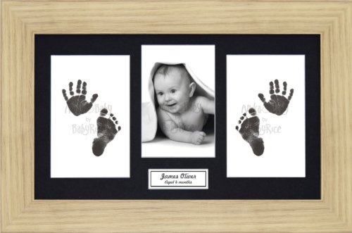 Комплект детски отпечатъци на ръцете и краката BabyRice / Черни отпечатъци Без мастило / Рамка с ефект Дъб с Черна стена на Дисплея