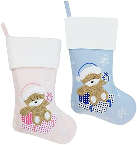 Първата коледа на отглеждане DearSun Baby Персонализирани Коледни чорапи с бродирани име и дата на раждане на новородено (кафяво плюшено мече в розово подарък опаковка)