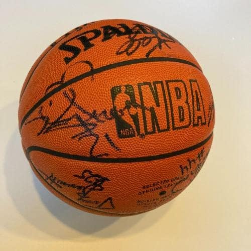 1992-93 Екипът на Шарлот Хорнетс Подписа Договор с Сполдингом в Официалната игра NBA Баскетбол - Баскетболни топки с автографи