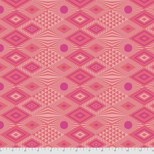 Комплект Daydreamer на половин ярд (22 броя) от Tula Pink for Free Spirit 18 x 44 инча (45,72 см x 111,76 см) от