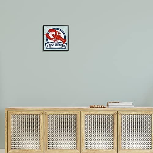 Знак с образа на Прясно свирите на омар Stupell Industries със Зърнеста Картина, Селски Плажен Къща, Дизайн на Ким Алън