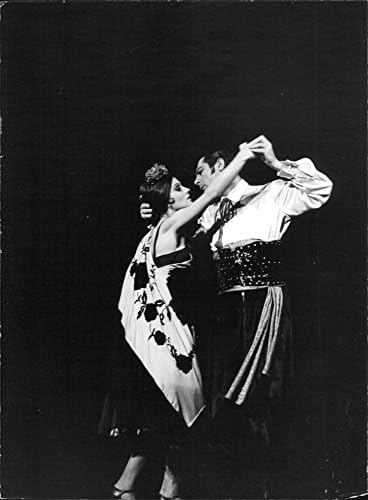 Реколта снимка Марчело Винченцо Доменико Мастрояни, танцуващ с жена.