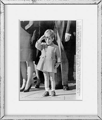 БЕЗКРАЙНИ СНИМКИ Снимка: John F. Кенеди-младши Отдава чест през 1963 г.