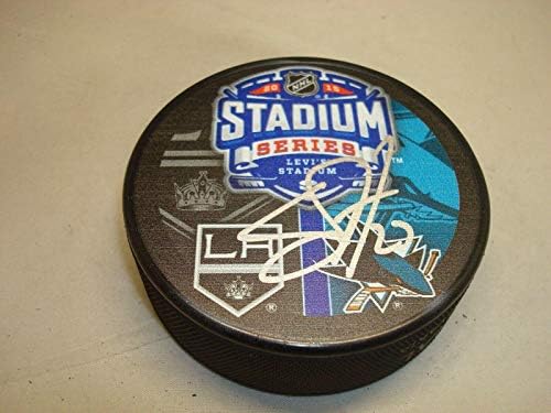 Скот Ханнан подписа хокей шайба Сан Хосе Шаркс серия Стадион 2015 г. 1С - за Миене на НХЛ с автограф