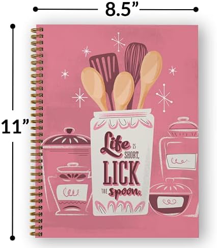 Тетрадка / Дневник на спирала за рецепти Lick The Spoon с меки корици с размер 8.5 x 11 инча, 120 Страници рецепти, здрава лъскава ламинирана корица, спирала от златна тел. Произ