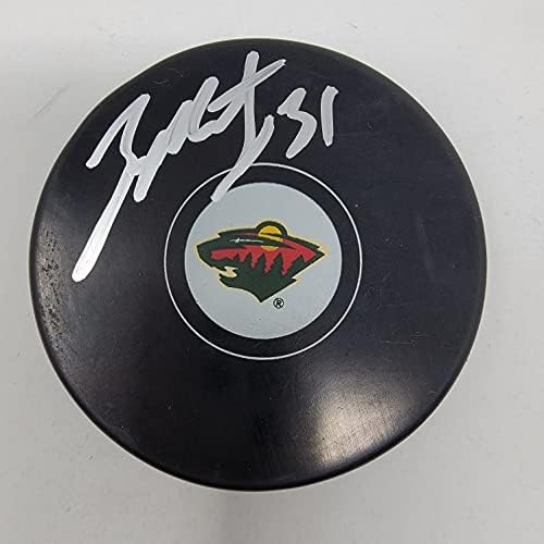 Зейн Mcintyre подписа Миене с логото на Минесота Уайлд в НХЛ